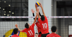 TOFAŞ KÜÇÜK VOLEYBOL TAKIMI ŞAMPİYONAYA GALİBİYETLE BAŞLADI