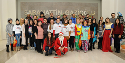 TOFAŞ'TAN HASTANEDE TEDAVİ GÖREN ÇOCUKLARA YENİ YIL SÜRPRİZİ