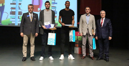 JOSH OWENS VE YİĞİT ARSLAN ÖĞRENCİLERLE DENEYİMLERİNİ PAYLAŞTI