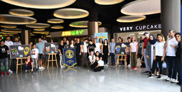 TOFAŞLI OYUNCULAR 19 MAYIS'I OTİZMLİ GENÇLERLE RESİM YAPARAK KUTLADI